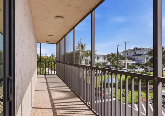 Listing Photo 5 - Condo for sale in building located at 1001 Benjamin Franklin Dr, Sarasota, FL 34236 - Unit #206