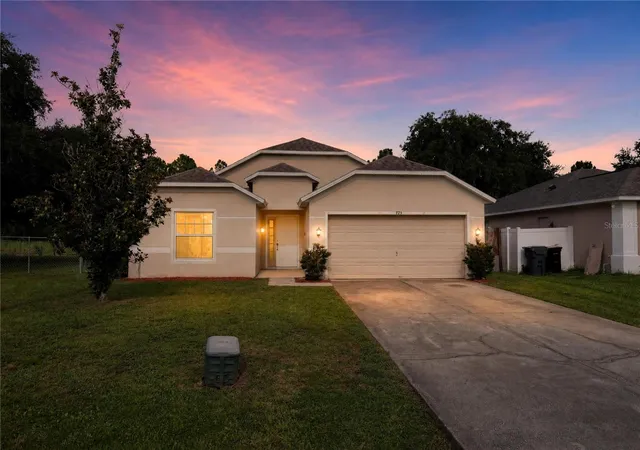 Photo 2 of Single family home for sale at 725 Robin Ct, Kissimmee, FL 34759 | MLS# O6423849 | Listing updated on 2026-09-02