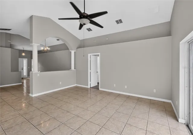Photo 3 of Single family home for sale at 725 Robin Ct, Kissimmee, FL 34759 | MLS# O6423849 | Listing updated on 2026-09-02
