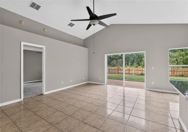 Photo 4 of Single family home for sale at 725 Robin Ct, Kissimmee, FL 34759 | MLS# O6423849 | Listing updated on 2026-09-02