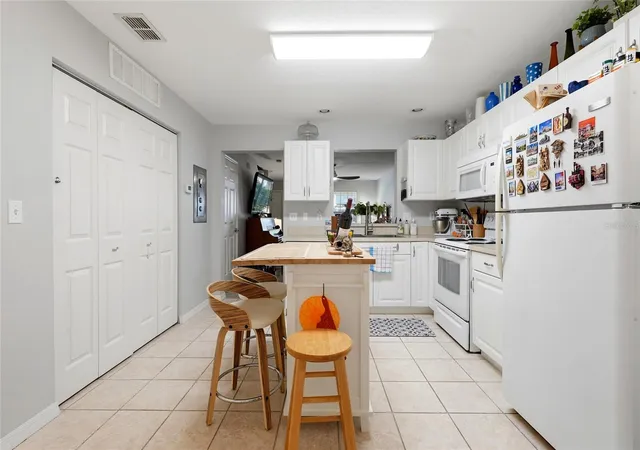 2nd image of 4611 Sw 48th Wy #108, Gainesville, FL 32608 | MLS# GC541872