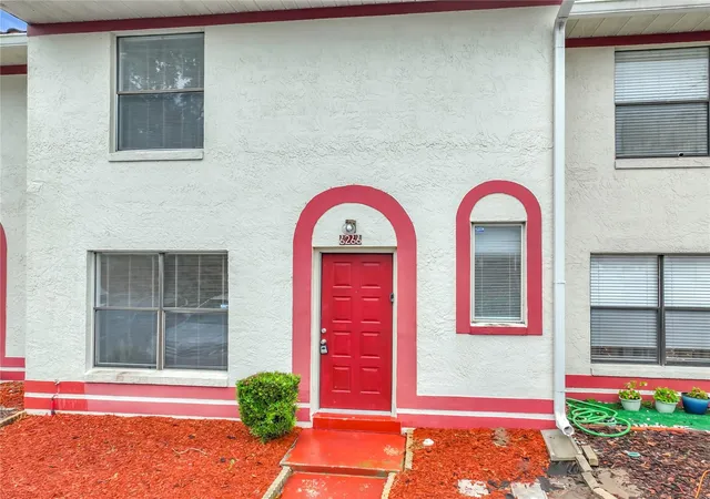 Photo 3 of Townhouse for sale at 6266 Yorktown Dr #179, Orlando, FL 32807 | MLS# O6424184 | Listing updated on 2026-09-08