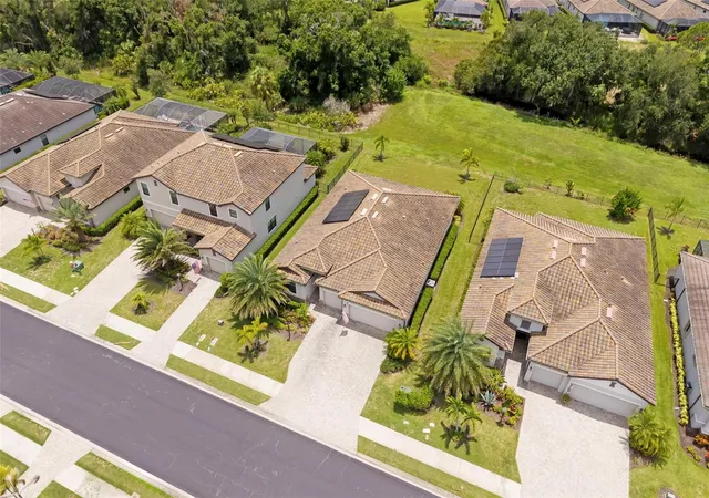 Photo 2 of Single family home for sale at 17927 Polo Trl, Bradenton, FL 34211 | MLS# A4699683 | Listing updated on 2026-10-21
