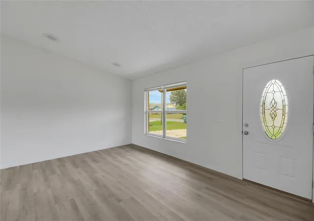 Photo 3 of Single family home for sale at 1229 Padgett Cir, Lady Lake, FL 32159 | MLS# G5114924 | Listing updated on 2026-09-10