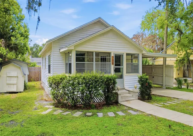 3rd image of 708 Celery Ave, Sanford, FL 32771 | MLS# V4950154