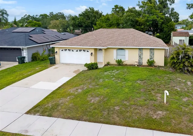 Photo 3 of Sale Pending at 5000 Mink Rd, Sarasota, FL 34235 | MLS# A4699721 | Listing updated on 2026-08-27