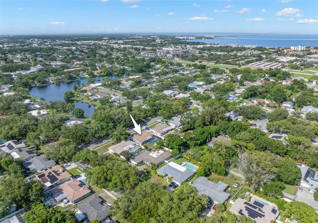 48th image of 2405 Summerlin Dr, Clearwater, FL 33764 | MLS# TB8528392