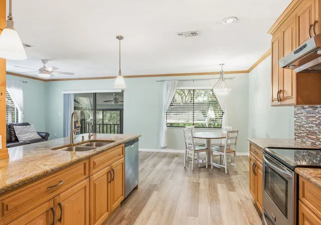 Listing Photo 5 - Condo for sale in building located at 511 Mistletoe Ct, SAFETY HARBOR, FL 34695 - Unit #C