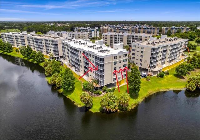 3rd image of 1200 Country Clb Dr, LARGO, FL 33771