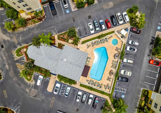 4th image of 1200 Country Clb Dr, LARGO, FL 33771