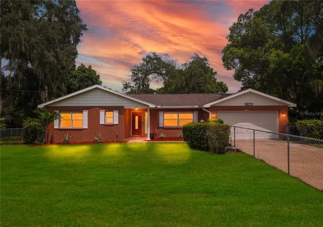 Photo 2 of Single family home for sale at 1805 Dierker Dr, Valrico, FL 33596 | MLS# TB8528550 | Listing updated on 2026-09-27