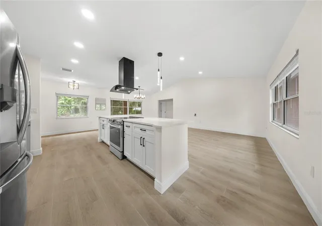 Photo 4 of Single family home for sale at 1805 Dierker Dr, Valrico, FL 33596 | MLS# TB8528550 | Listing updated on 2026-09-27