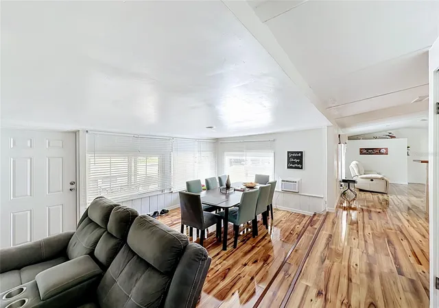 5th image of 151 Lake Susan Rd, Hawthorne, FL 32640 | MLS# TB8528674