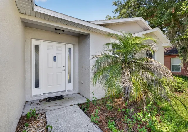 Photo 2 of Single family home for sale at 719 Waxwing Ct, Kissimmee, FL 34759 | MLS# O6424614 | Listing updated on 2026-08-17