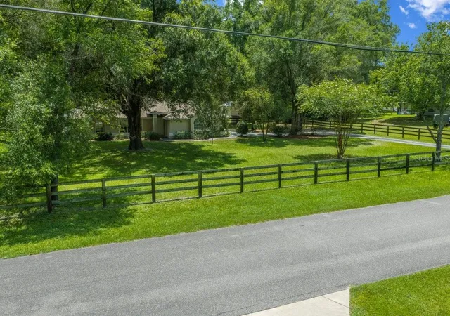 Photo 3 of Single family home for sale at 4 Hialeah Dr, Ocala, FL 34482 | MLS# OM728367 | Listing updated on 2026-08-23