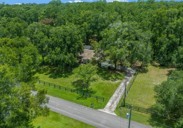 Photo 4 of Single family home for sale at 4 Hialeah Dr, Ocala, FL 34482 | MLS# OM728367 | Listing updated on 2026-08-23