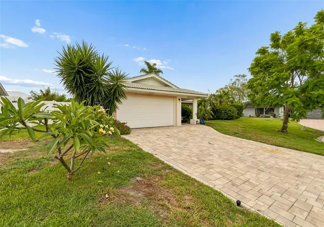 Photo 2 of Single family home for sale at 1473 50th Avenue NE, St Petersburg, FL 33703 | MLS# TB8528731 | Listing updated on 2026-10-25