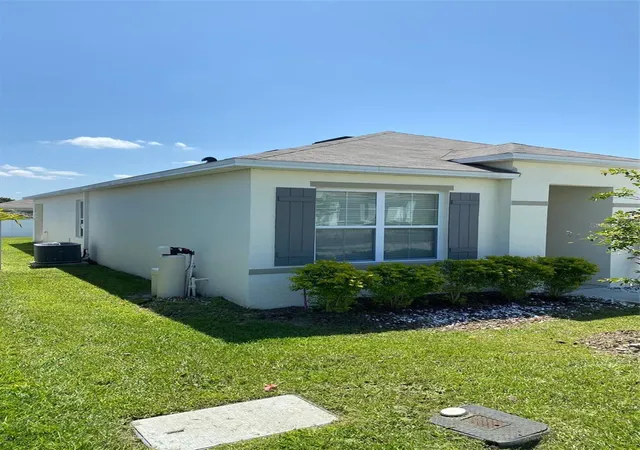 Photo 2 of Single family home for sale at 3018 Royal Tern Dr, Winter Haven, FL 33881 | MLS# S5153630 | Listing updated on 2026-08-31