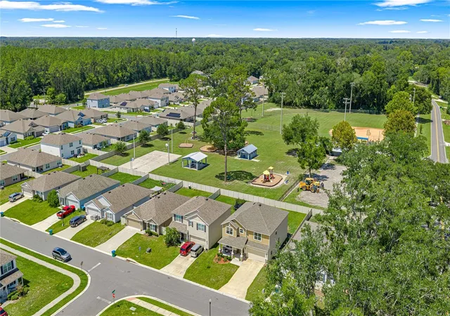 Photo 3 of Single family home for sale at 826 Nw 244th Drive, Newberry, FL 32669 | MLS# OM728378 | Listing updated on 2026-09-03
