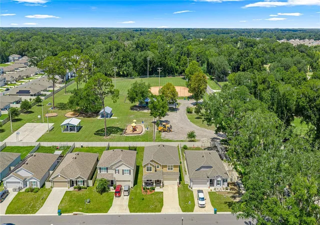Photo 4 of Single family home for sale at 826 NW 244th Drive, Newberry, FL 32669 | MLS# OM728378 | Listing updated on 2026-09-03