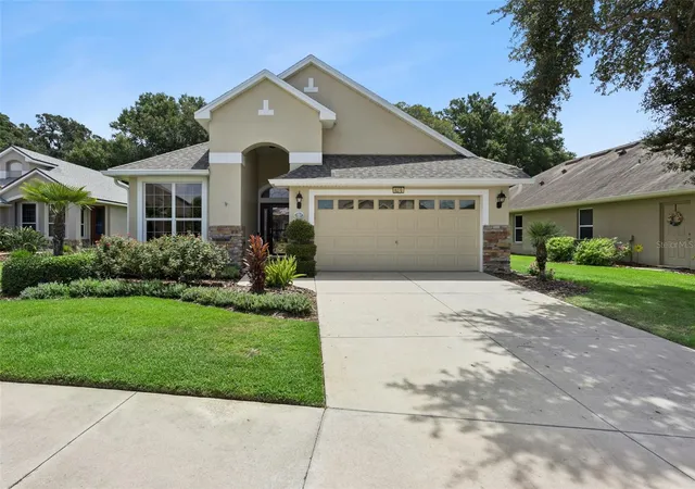 Photo 2 of Single family home for sale at 8270 Bridgeport Bay Cir, Mount Dora, FL 32757 | MLS# O6424673 | Listing updated on 2026-09-26