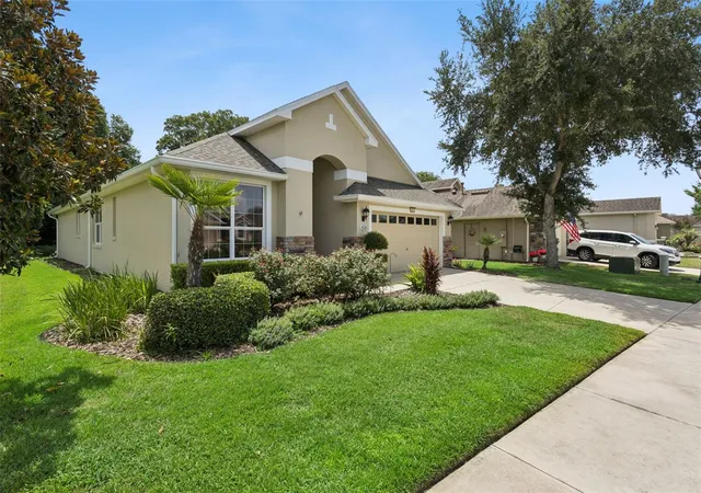 Photo 3 of Single family home for sale at 8270 Bridgeport Bay Cir, Mount Dora, FL 32757 | MLS# O6424673 | Listing updated on 2026-09-26