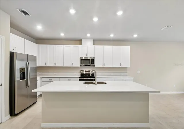 Photo 3 of Townhouse for sale at 1140 Wild Crst Ln, Daytona Beach, FL 32117 | MLS# TB8528864 | Listing updated on 2026-09-23