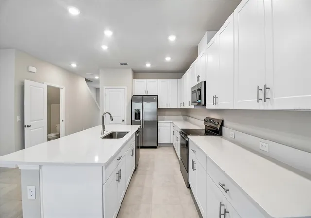 Photo 4 of Townhouse for sale at 1140 Wild Crst Ln, Daytona Beach, FL 32117 | MLS# TB8528864 | Listing updated on 2026-09-23