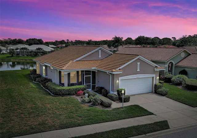 Photo 1 of Single family home for sale at 5011 Seagrass Dr, Venice, FL 34293 | MLS# D6148058 | Listing updated on 2026-08-30