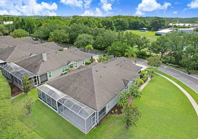 Photo 4 of House for sale at 9831 Gingerwood Dr, Tampa, FL 33626 | MLS# TB8528894 | Listing updated on 2026-08-19