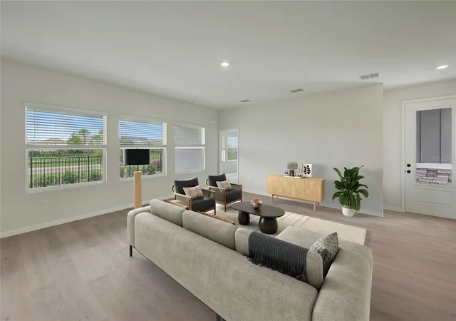 Photo 4 of Single family home for sale at 5254 Colony Vista Dr, Apollo Beach, FL 33572 | MLS# TB8528902 | Listing updated on 2026-10-09