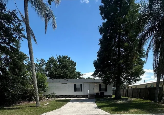 Manufactured home for sale at 2594 Mcintosh Dr, LAKELAND, FL 33815 | MLS# L4963486