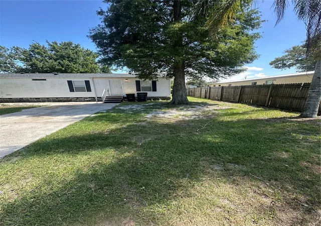 Photo 2 of Manufactured home for sale at 2594 Mcintosh Dr, Lakeland, FL 33815 | MLS# L4963486 | Listing updated on 2026-10-17