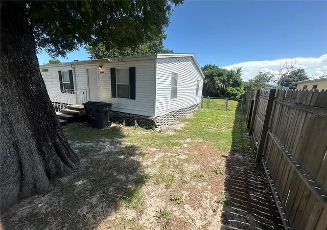 Photo 3 of Manufactured home for sale at 2594 Mcintosh Dr, Lakeland, FL 33815 | MLS# L4963486 | Listing updated on 2026-10-17