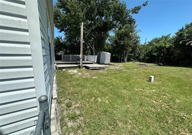 Photo 4 of Manufactured home for sale at 2594 Mcintosh Dr, Lakeland, FL 33815 | MLS# L4963486 | Listing updated on 2026-10-17