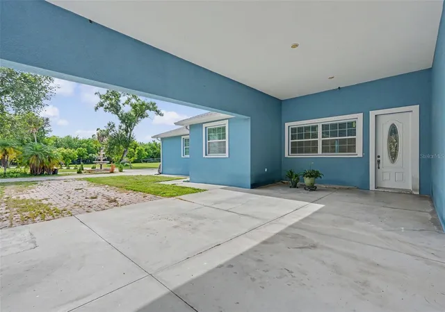 Photo 3 of Single family home for sale at 2007 61st Street, Sarasota, FL 34243 | MLS# A4699905 | Listing updated on 2026-08-27