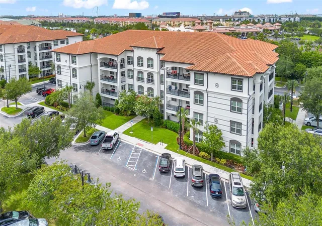 Listing Photo 1 - Condo for sale in building located at 4001 Breakview Dr, Orlando, FL 32819 - Unit #D409