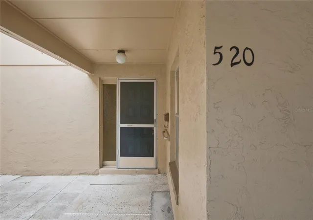 2nd image of 520 Windmeadows St, ALTAMONTE SPRINGS, FL 32701