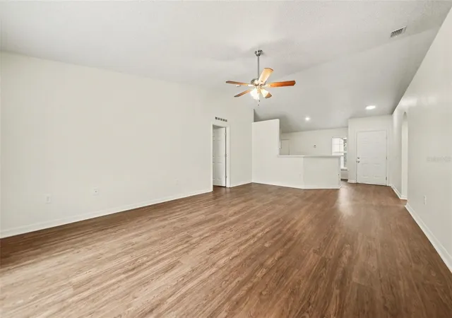Photo 2 of Single family home for sale at 909 Bristle Cone Ct, Minneola, FL 34715 | MLS# O6425062 | Listing updated on 2026-08-07
