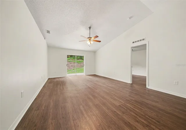 Photo 3 of Single family home for sale at 909 Bristle Cone Ct, Minneola, FL 34715 | MLS# O6425062 | Listing updated on 2026-08-07