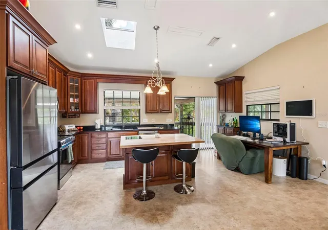 3rd image of 5831 114Th Ter N, Pinellas Park, FL 33782 | MLS# TB8529239