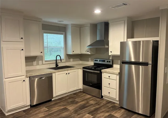 Photo 1 of Manufactured home for sale at 263 Edgewood Blvd, Lake Wales, FL 33898 | MLS# P4939316 | Listing updated on 2026-08-17