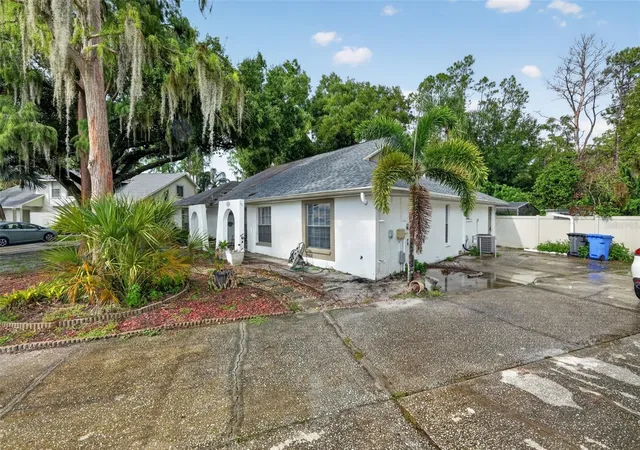 Photo 1 of Multi family home for sale at 3205 Laurel Dale Dr, Tampa, FL 33618 | MLS# O6425108 | Listing updated on 2026-10-05