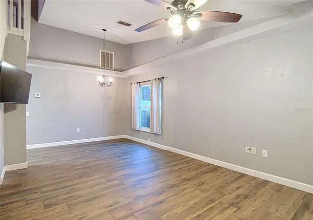 3rd image of 1436 Shirley Dr, Lakeland, FL 33810 | MLS# L4963526