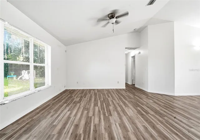 Photo 3 of Single family home for sale at 3128 Mango Tree Dr, Edgewater, FL 32141 | MLS# V4950209 | Listing updated on 2026-08-28