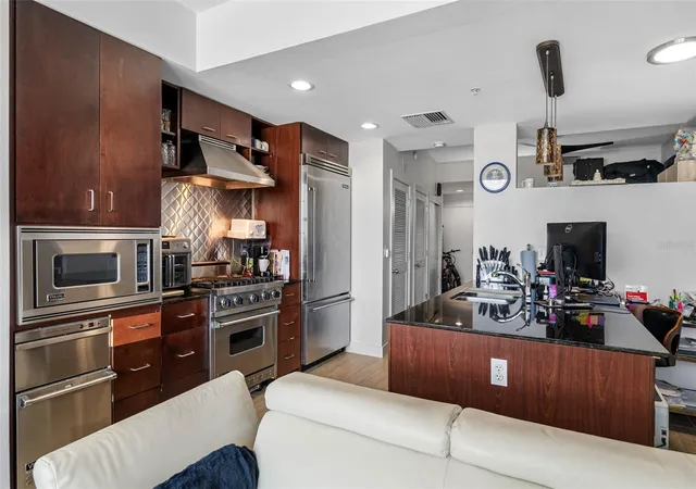 Photo 4 of Condo for sale at 1120 E Kennedy Blvd #1417, Tampa, FL 33602 | MLS# TB8529381 | Listing updated on 2026-08-24