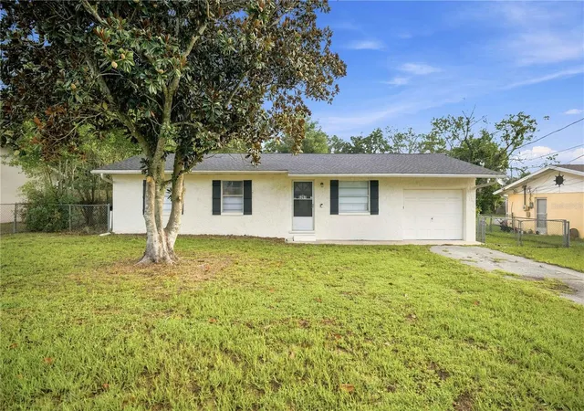 Photo 1 of Single family home for sale at 5207 Se 107th Place, Belleview, FL 34420 | MLS# OM728515 | Listing updated on 2026-09-05