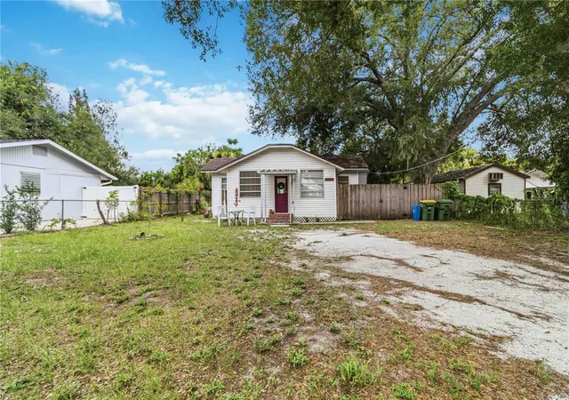 Photo 3 of Single family home for sale at 2442 Novus St, Sarasota, FL 34237 | MLS# A4700064 | Listing updated on 2026-08-17