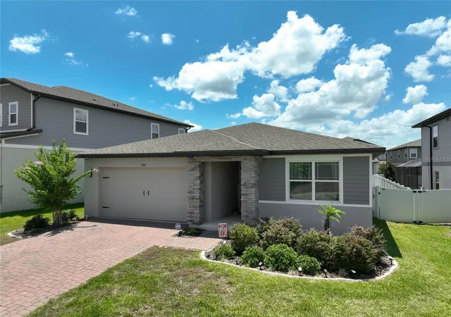 Photo 2 of Sale Pending at 2327 Bear Peak Rd, Clermont, FL 34715 | MLS# G5115128 | Listing updated on 2026-08-29