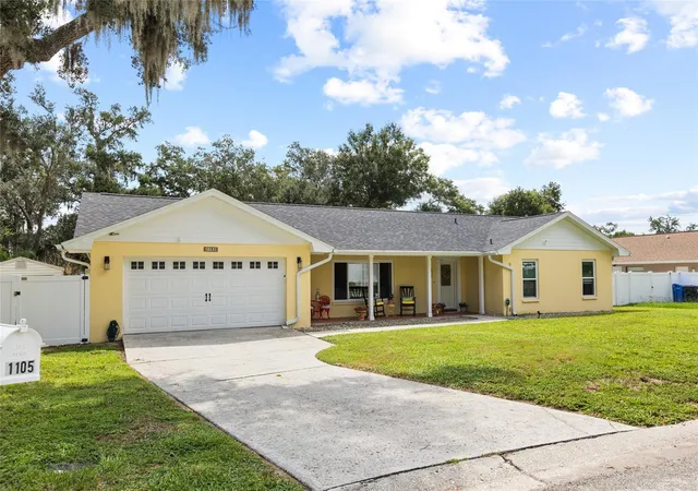 2nd image of 1103 Ridgefield Dr, Valrico, FL 33594 | MLS# TB8529517